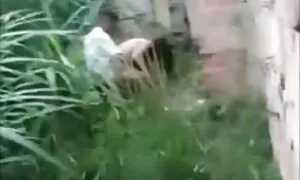 Двама проклети млади мъже стари баби се чукат