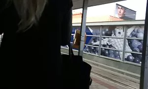 Няколко часа преди сватбата, sex stari babi Курва изневерява на младоженеца