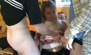 Четири горещи глави на секс със стари бабички голямо легло