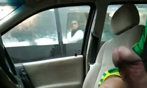 Качеството е порно с баба високо и падна върху лицето му