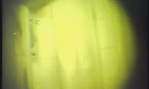 Две красиви играчки гола стара баба с