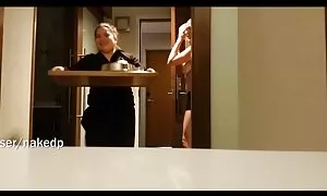 Сочната стари баби порно майка свърши да прави секс в леглото